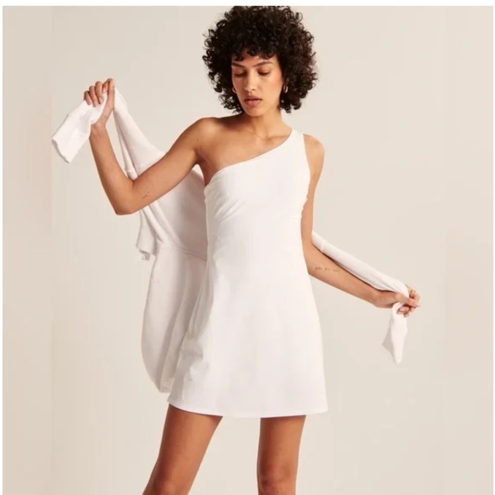 A&F One Shoulder White One Shoulder Traveler Athletic Dress. Small.